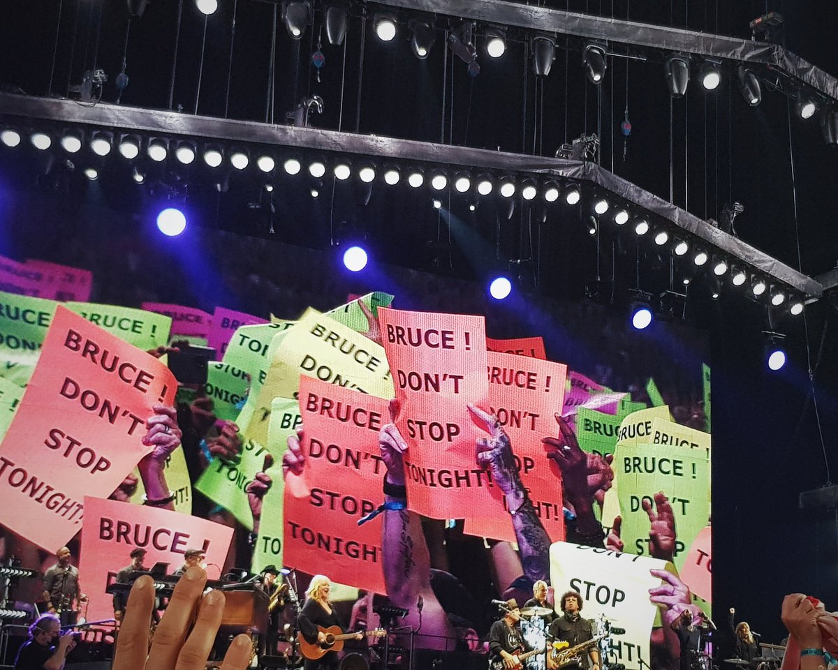 Sabrina_Z__'s tweet image. #SpringsteenParis 
#SpringsteenTour2023 

What a return 🔥 What a night ❤