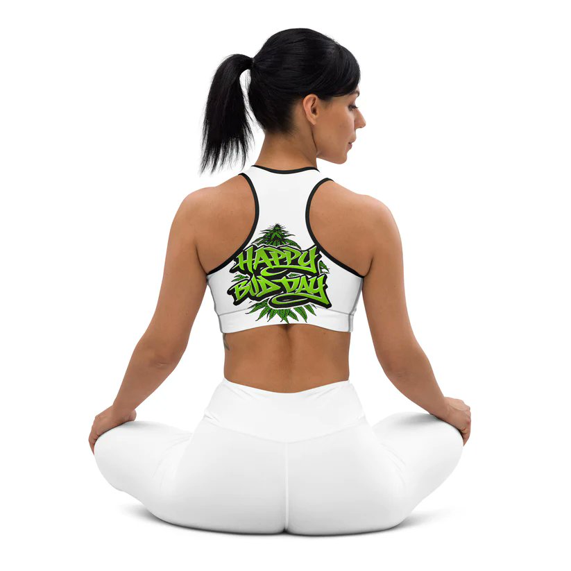 HappyBudDay4201's tweet photo. OMG The Happy Bud day gear is so beautiful !!!
see all of the Happy bud day line of apparel cannabis accessories at https://t.co/F0xWqFl3wZ https://t.co/u5d2g7bhTd