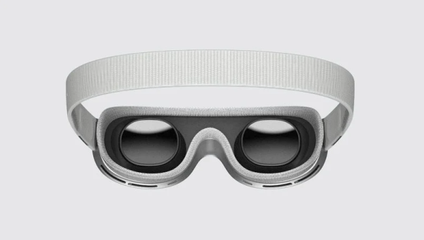 XRCentral's tweet photo. Apple’s Reality Pro Headset Could Face Production Hurdles - https://t.co/BqZCbAZQn0 https://t.co/on3wKWqIvT
