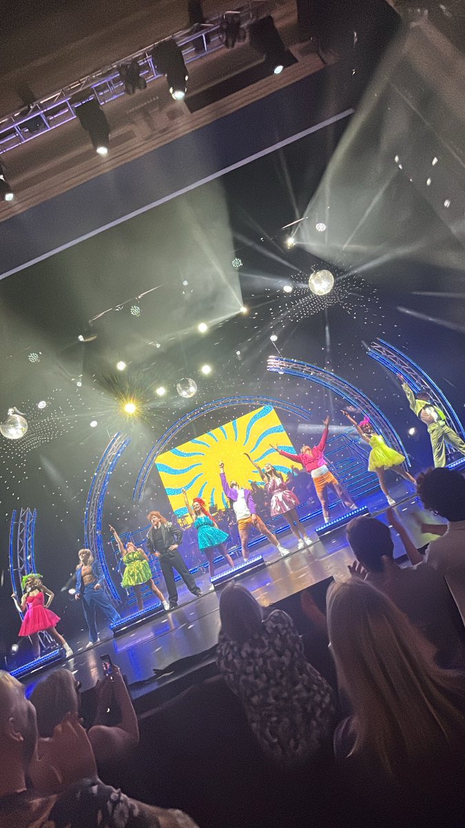 Craig Randle (@musicallad1985) on Twitter photo Wow! What an incredible show <a href="/SCD_Live_Tour/">SCD_Live_Tour</a> was tonight <a href="/brumhippodrome/">Birmingham Hippodrome</a>. Beaming from ear to ear just watching such high energy, crisp, beautiful choreography with such a fun group of pros! And can we talk about the band and the singers! AπMAZπINGπ Wow! What an incredible show <a href="/SCD_Live_Tour/">SCD_Live_Tour</a> was tonight <a href="/brumhippodrome/">Birmingham Hippodrome</a>. Beaming from ear to ear just watching such high energy, crisp, beautiful choreography with such a fun group of pros! And can we talk about the band and the singers! AπMAZπINGπ