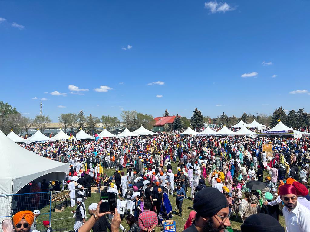jasrajshallan's tweet image. Congratulations to @DashmeshC and all organizers for a very successful Nagar Keertan with more than 100,000 people in attendance.