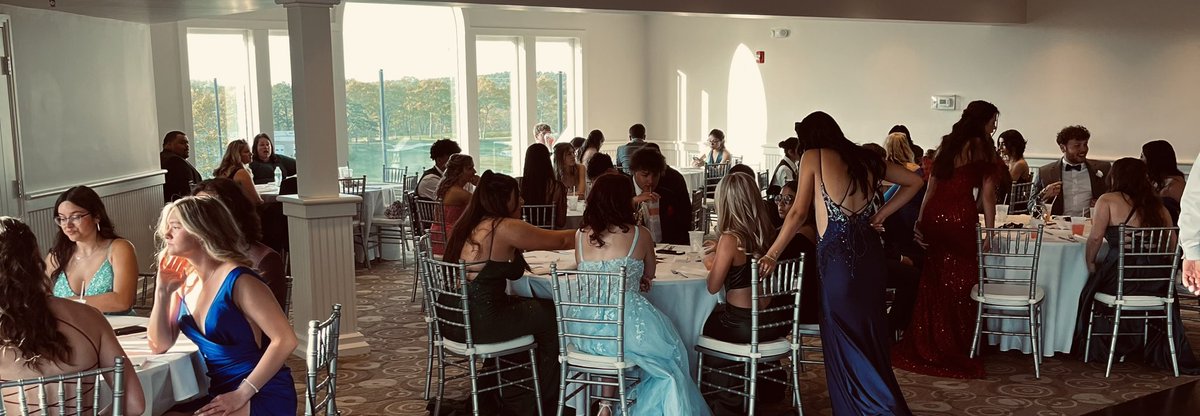 We’ve filmed all the gorgeous outfits and people at the Class of 2023 Senior Prom. 
#WCTV #WarehamCommunityTelevision #WarehamHighSchool #WHS #Seniorprom #seniorprom2023