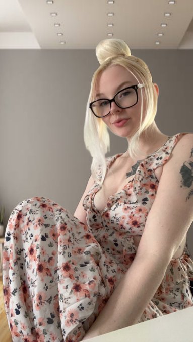 I did my hair in a bun for the first time in a while, plz tell me I&rsquo;m cute ❤️ https://t.co/Dy4FawKj8<a href="/tag/lactation"class="tags"><span>#lactation</span></a><a href="/tag/lactationkink"class="tags"><span>#lactationkink</span></a><a href="/tag/lactatingvids"class="tags"><span>#lactatingvids</span></a>