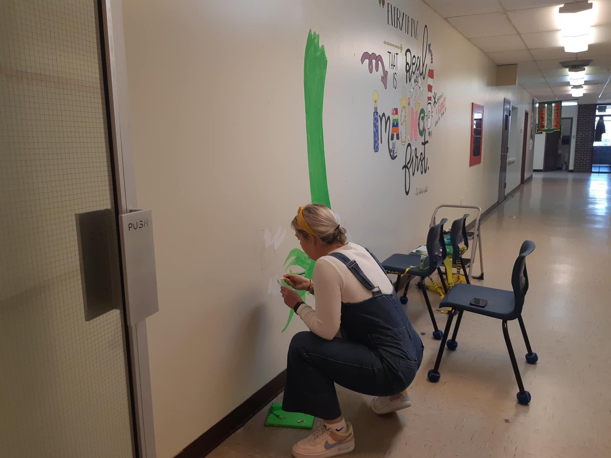 MmeEInder's tweet photo. The most fun but educational experience ever thanks to @woodlandprim. Many giggles, teaching moments and conversations were had over the past 3 weeks! My favourite was “Does Mrs. Barry know you’re PAINTING ON THE WALLS?” @NancyBarry22 ❤️🌈🎨 https://t.co/rmTYe6lGsh