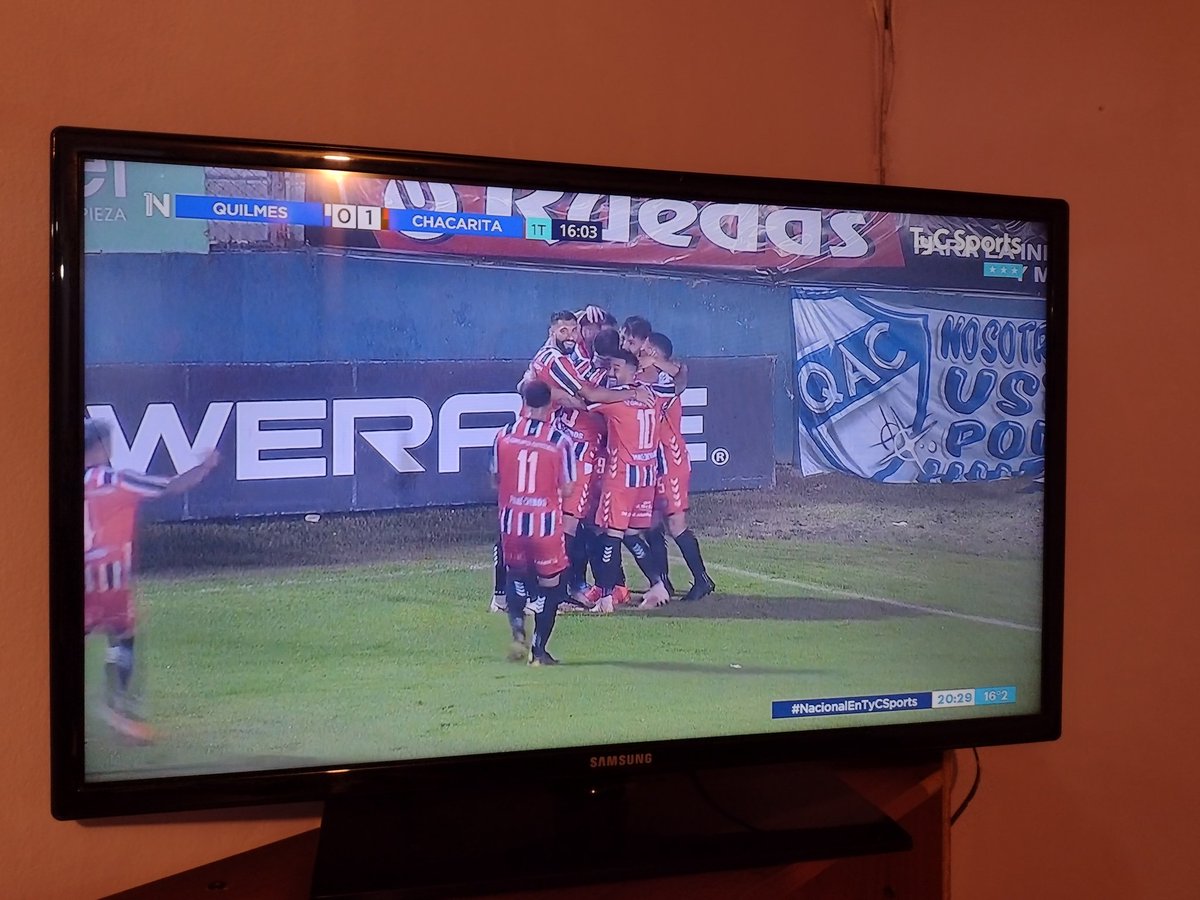 nando3162004's tweet photo. @ChacaOficial @SoloChacaQP @SoloChacaQP Alentando al Funebrero Siempre!!! https://t.co/1LfBUEDQih