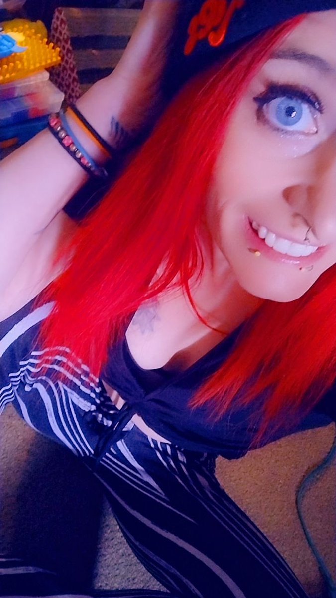SallyStars429's tweet photo. Random selfie https://t.co/h17dpn248t