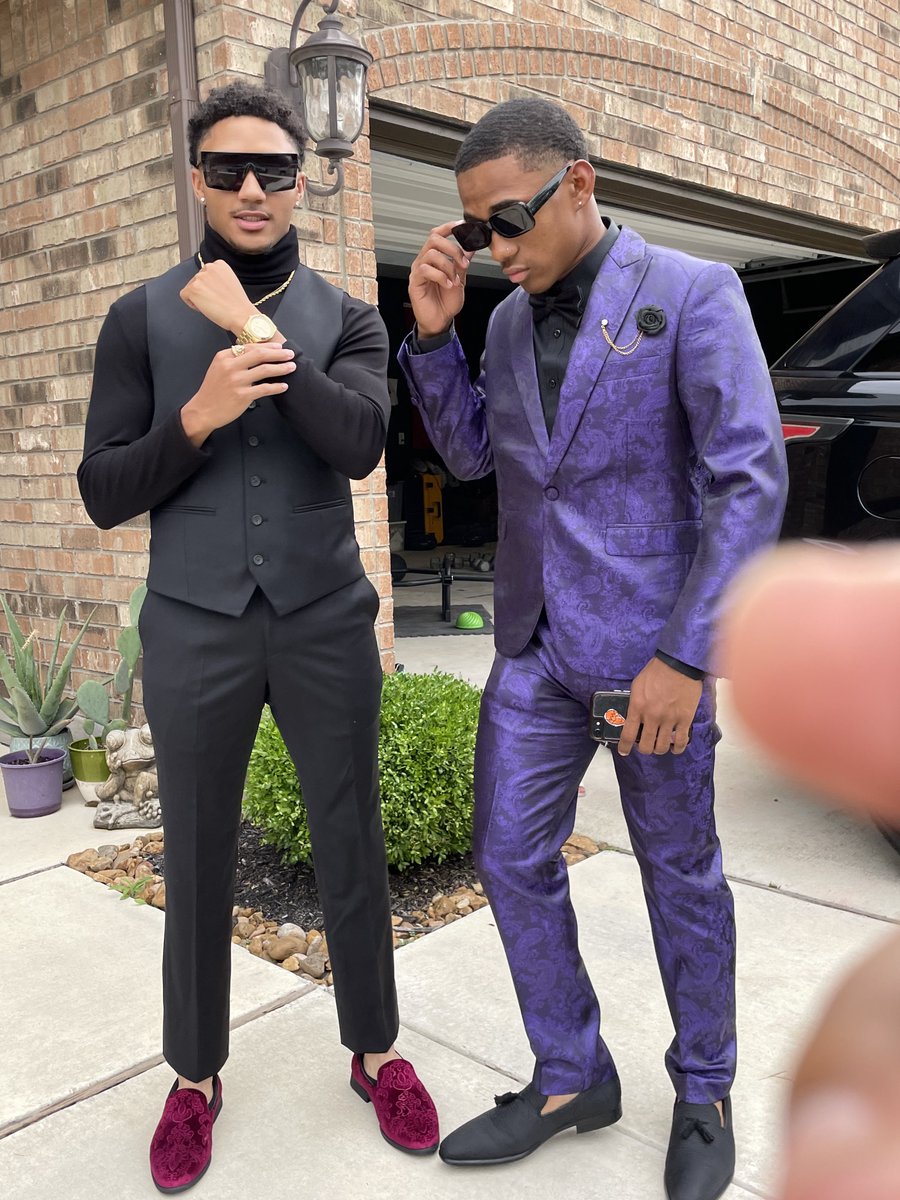 Some of the OG JackBoyz pre prom 2K23. Them boyz CLEAN!!!!! Don’t hurt em fellas!!!