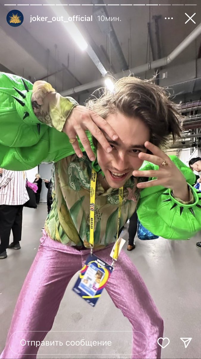 elenhttt's tweet photo. БЛЯТЬ Я НЕ ВЫВОЖУ #eurovision https://t.co/iL3eCkJGAm