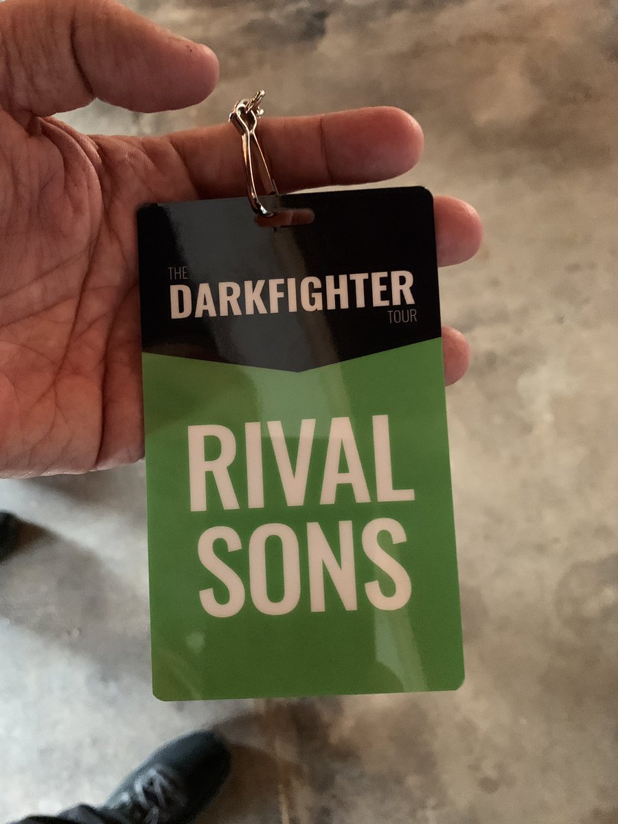 RBECERRA21's tweet photo. At @rivalsons tonight! @StubbsAustin Reppin the one and only @deandelray LFG!! #DarkfighterTour #RivalSons #CandlesLit 🤘🤘 https://t.co/NsuoF2hRxS