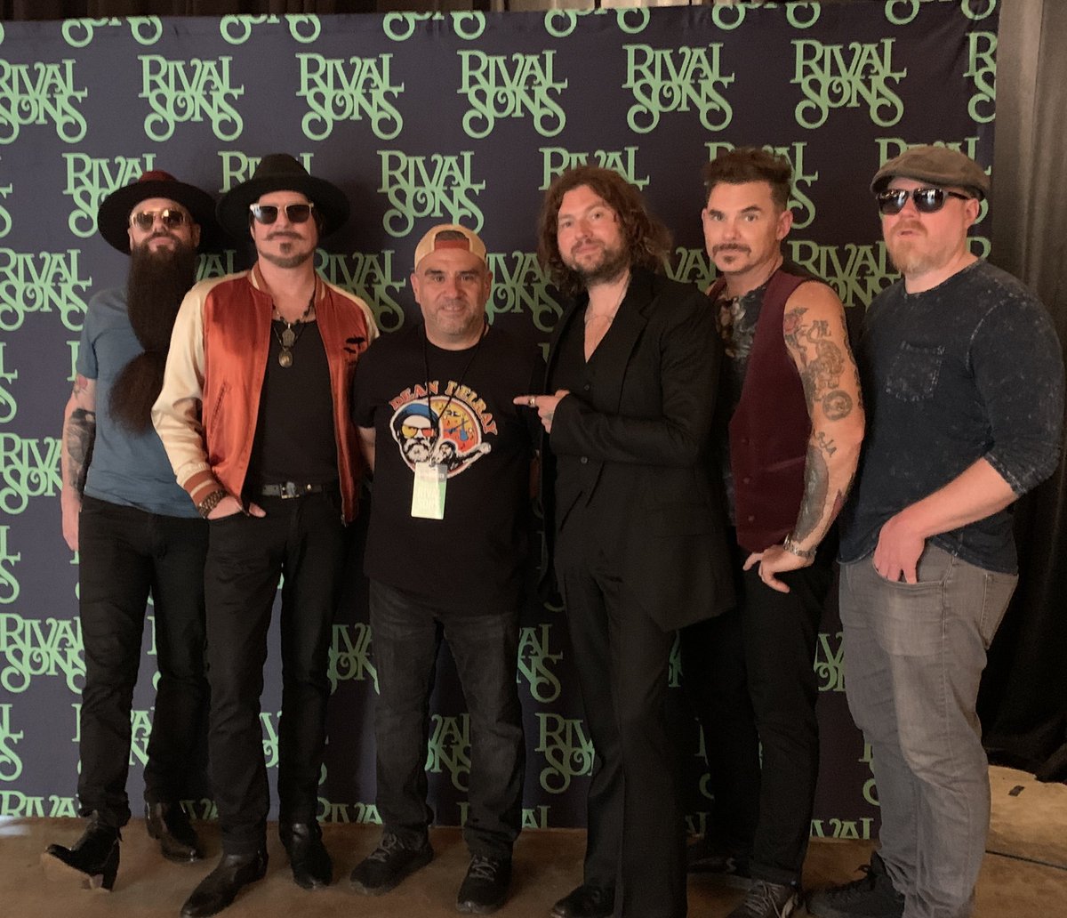 RBECERRA21's tweet photo. At @rivalsons tonight! @StubbsAustin Reppin the one and only @deandelray LFG!! #DarkfighterTour #RivalSons #CandlesLit 🤘🤘 https://t.co/NsuoF2hRxS