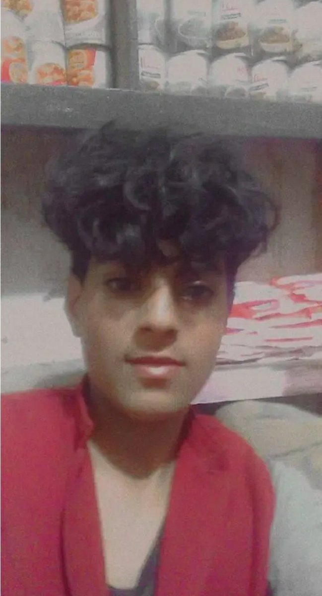 يلي هو بنفس عمري 17/18 يدخل علخااااص ويثبت لي بانه بعمري يرسلي صورته وانا بعطيه رقم الواتس حقي 😉