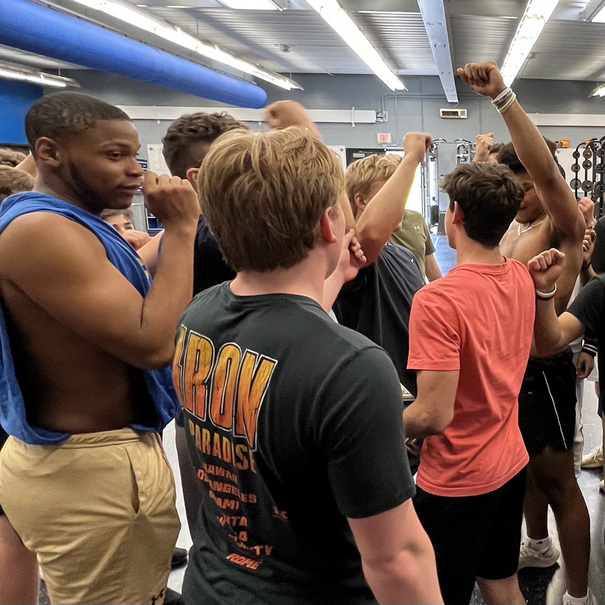 CoachConsul's tweet photo. Another huge turnout on a Saturday! Congrats to our guy Beach for winning Warrior of The Week!⚔️🦁 #LifesABeach🏖️💪🏻 https://t.co/6XAdhTb0AU