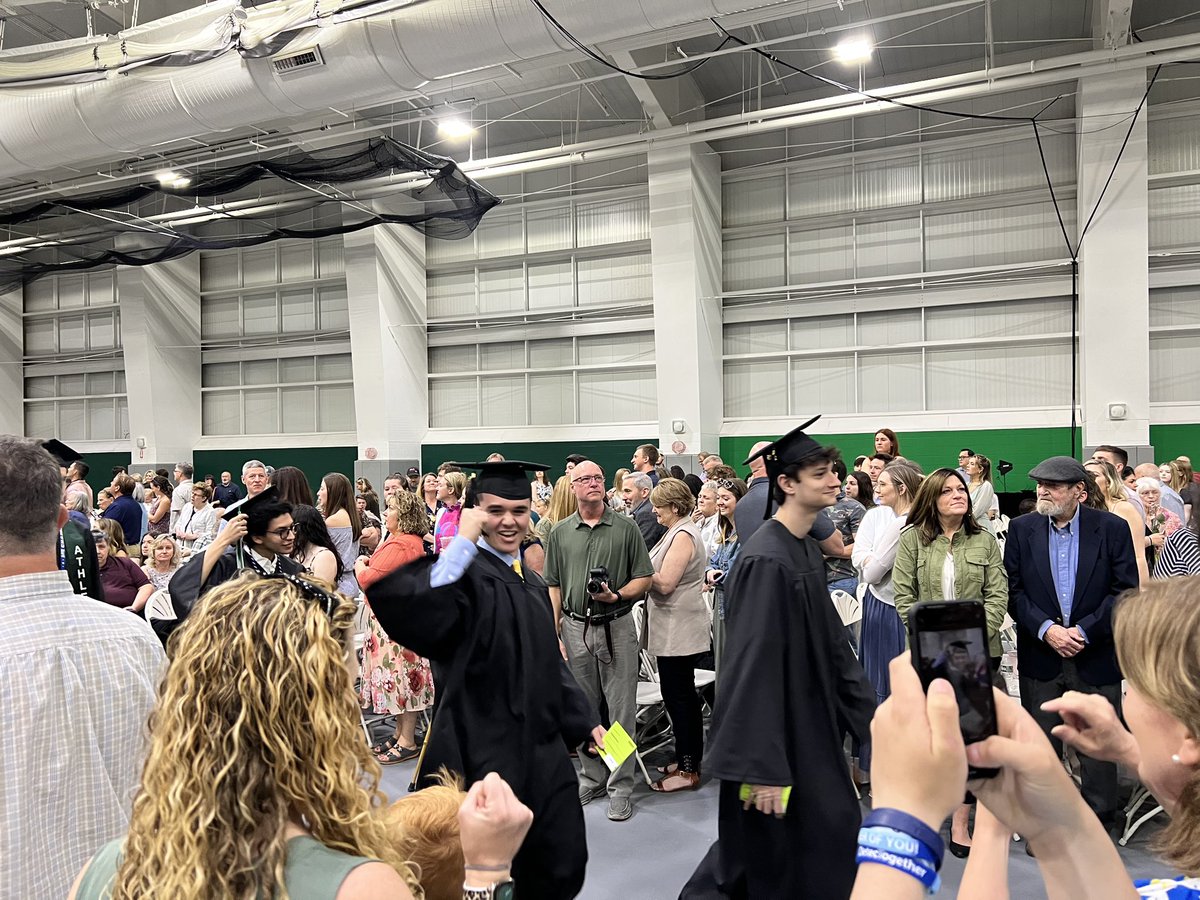 I GRADUATED WITH A DEGREE IN METEOROLOGY LETS GOOO!