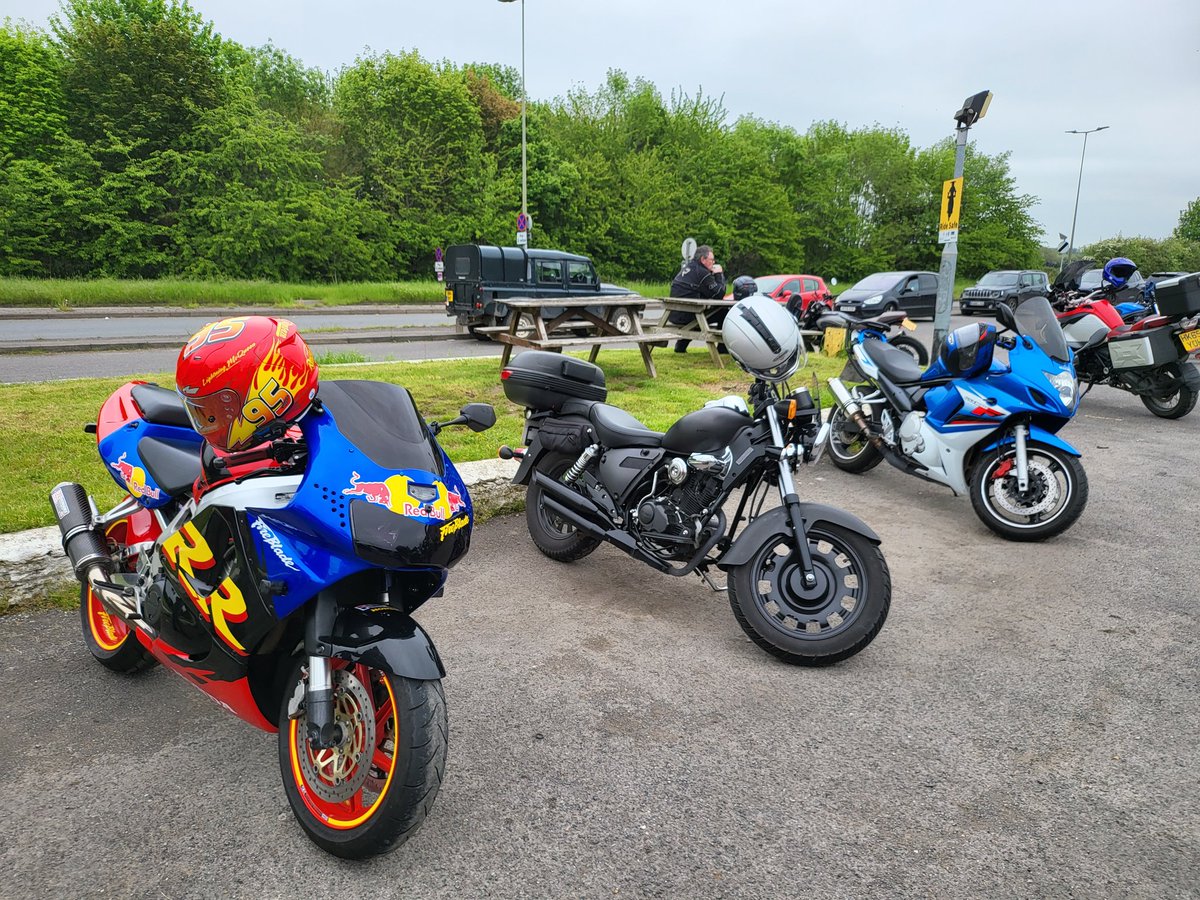 Mark_Tucker8's tweet photo. Only my second ride this year but my god it was a fun 2 hours.
#HCafe 🏴🏍🏍🏍 https://t.co/vo8DS7ciAg