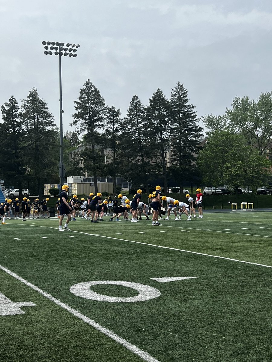 TylerMoon71's tweet photo. Had a great Junior Day visit at Augustana today! Thank you @Coach19Bell and @Coachragone for having me out! 

@FBstreaks @DeepDishFB @CoachBJones95 @jonmickle2 https://t.co/nYXYvCxiSF