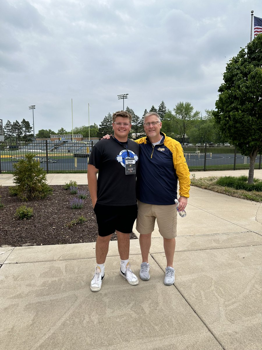 TylerMoon71's tweet photo. Had a great Junior Day visit at Augustana today! Thank you @Coach19Bell and @Coachragone for having me out! 

@FBstreaks @DeepDishFB @CoachBJones95 @jonmickle2 https://t.co/nYXYvCxiSF