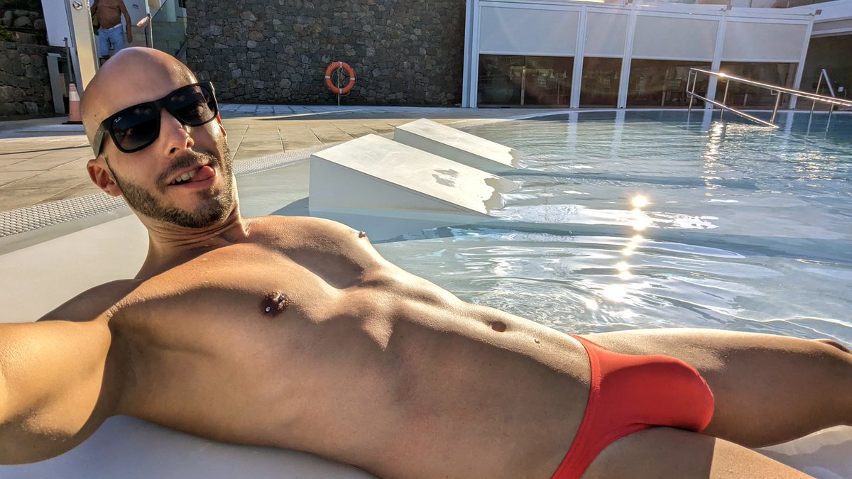TBumBerlin's tweet photo. I ♥️ wearing a #menthong
#thongmen #thongmale #gaythong https://t.co/vJDBumtGum