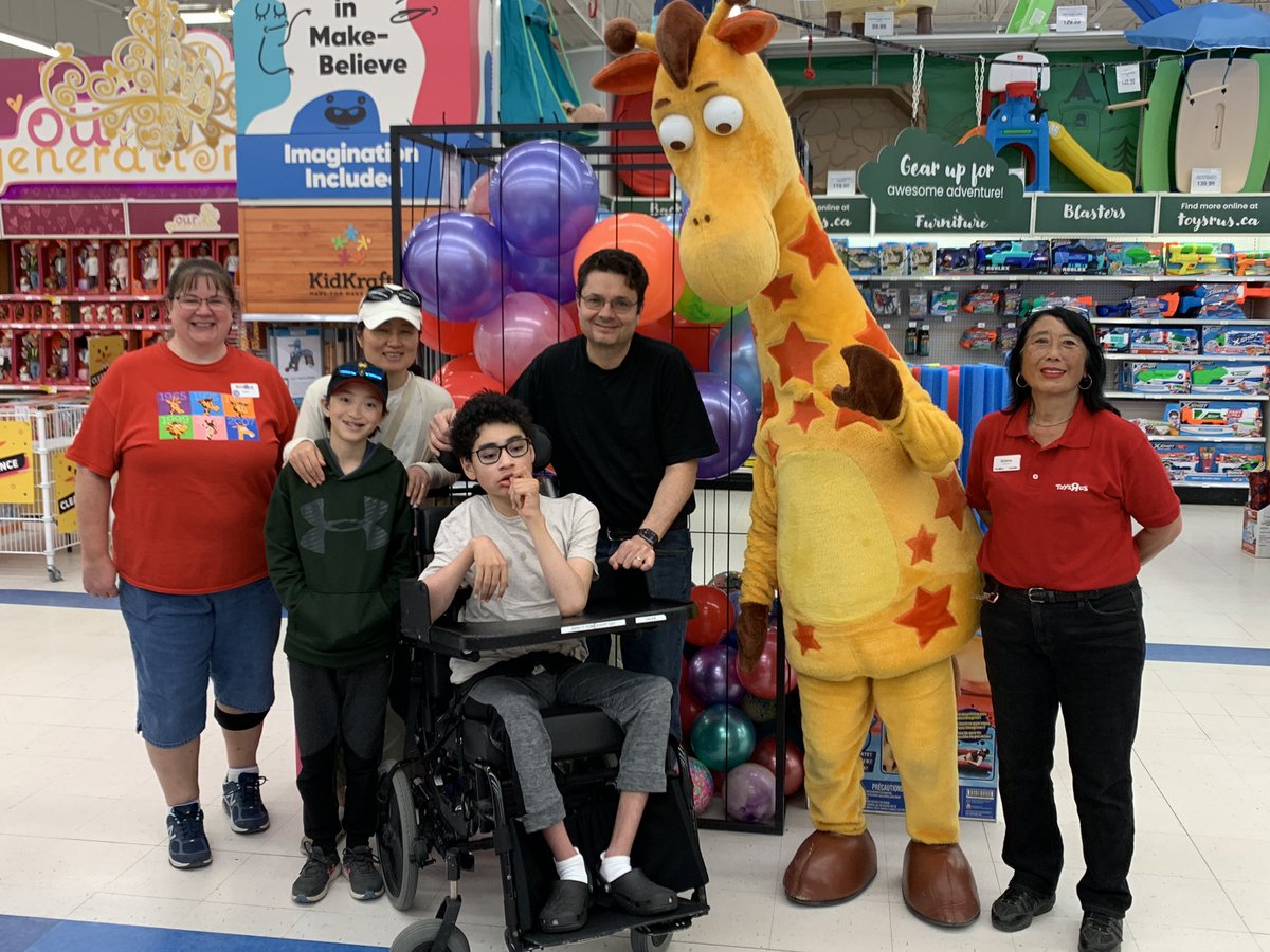 MrAndyTeacher's tweet photo. Happy Mother’s Day ❤️💐😘

Thank you Toys-R-Us &amp; Starlight💫 …our family really appreciates your ongoing generosity and support. 

Another wonderful time out together as a family because of your important partnership. 🙏🏻

@toysruscanada
@starlightcanada
#ImaginationIncluded https://t.co/Aw2gVxI0Pe