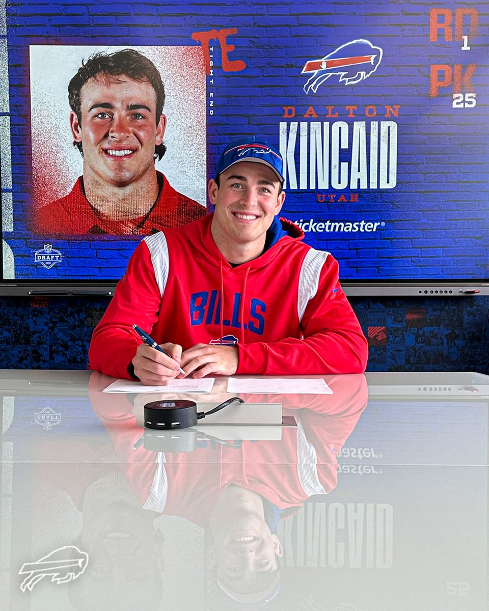 BuffaloBills's tweet photo. Officially a Buffalo Bill!! 😁

Dalton Kincaid has signed his rookie contract: https://t.co/8K5jP8RoyJ https://t.co/HkmjC06BZP