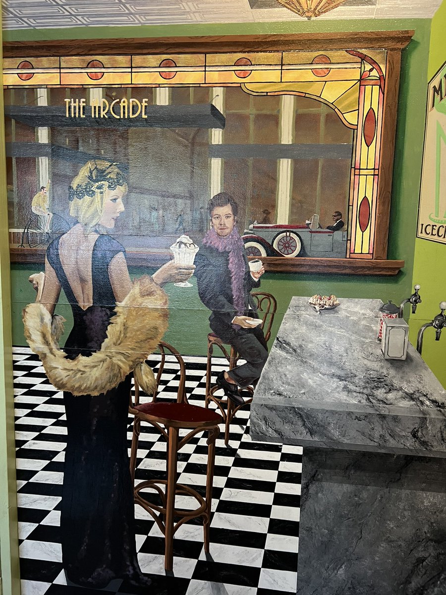 tattoohes_'s tweet photo. walked into an ice cream shop in nashville and- https://t.co/7HCozJZ3AD