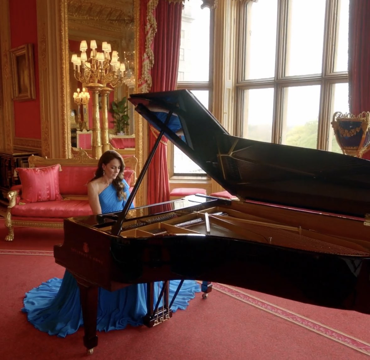 Whaaaaaaat?! What is this surprise? 😍😍❤️ OMG #PrincessofWales #Eurovision