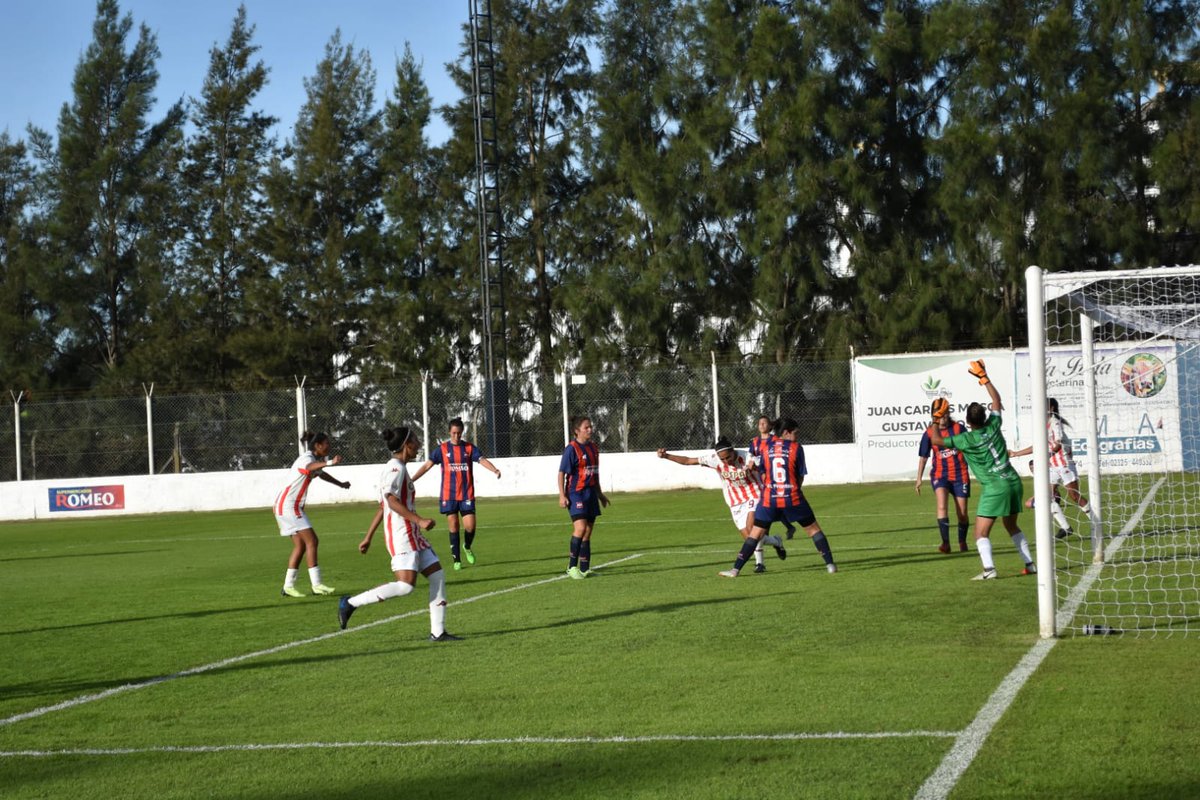 clubaunion's tweet image. #FútbolFemenino | #PrimeraC 🏆
⏸️ Final del primer tiempo 
#ElFrontón 0 - 1 #Unión 
⚽ Melina Reus 

#VamosTate 🇦🇹
📸 Agustina Schiavi