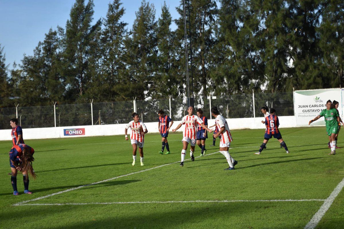 clubaunion's tweet image. #FútbolFemenino | #PrimeraC 🏆
⏸️ Final del primer tiempo 
#ElFrontón 0 - 1 #Unión 
⚽ Melina Reus 

#VamosTate 🇦🇹
📸 Agustina Schiavi