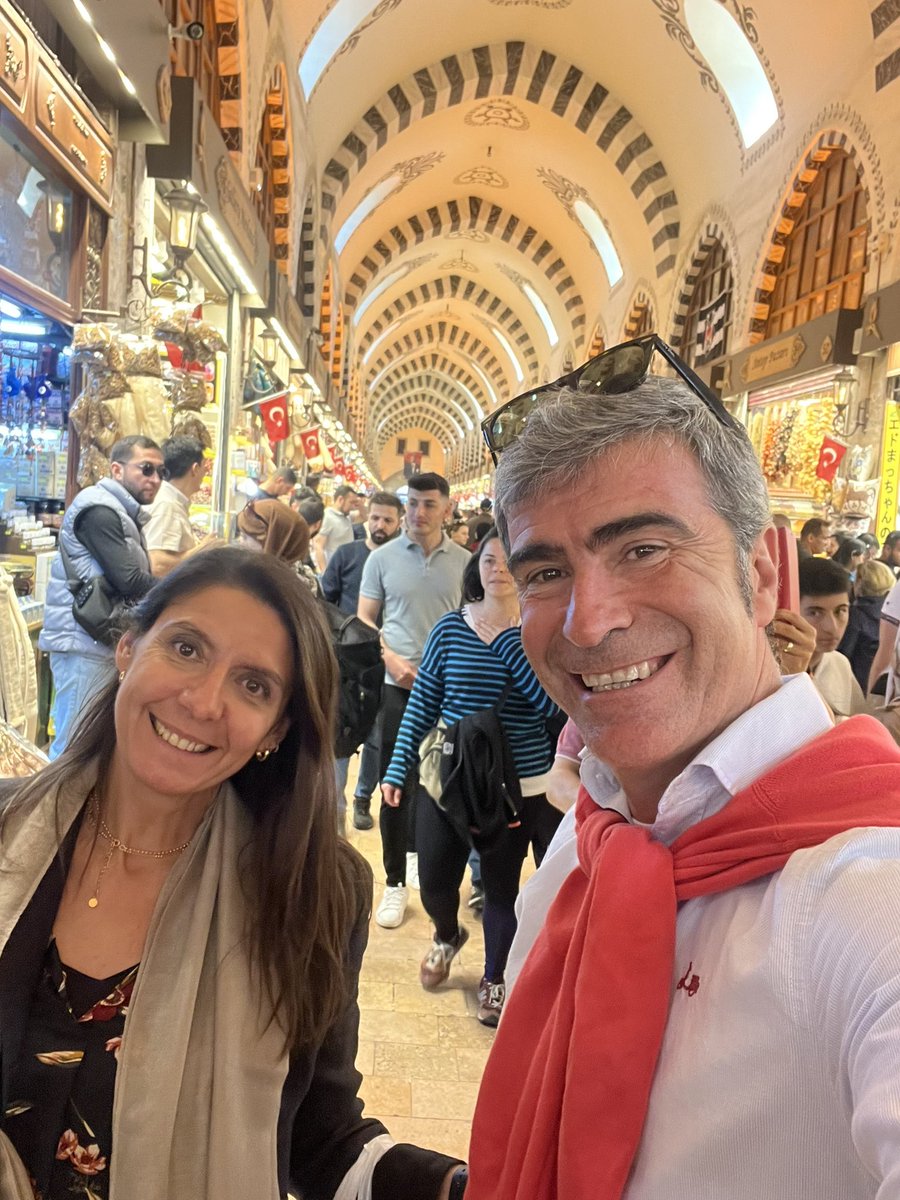esteban_pacios's tweet photo. Día de bazares y tiendas en #Estambul #GranBazar #MercadodelasEspecies y #Istikal #Taskim
Vamosssss https://t.co/yj4X1uH64h
