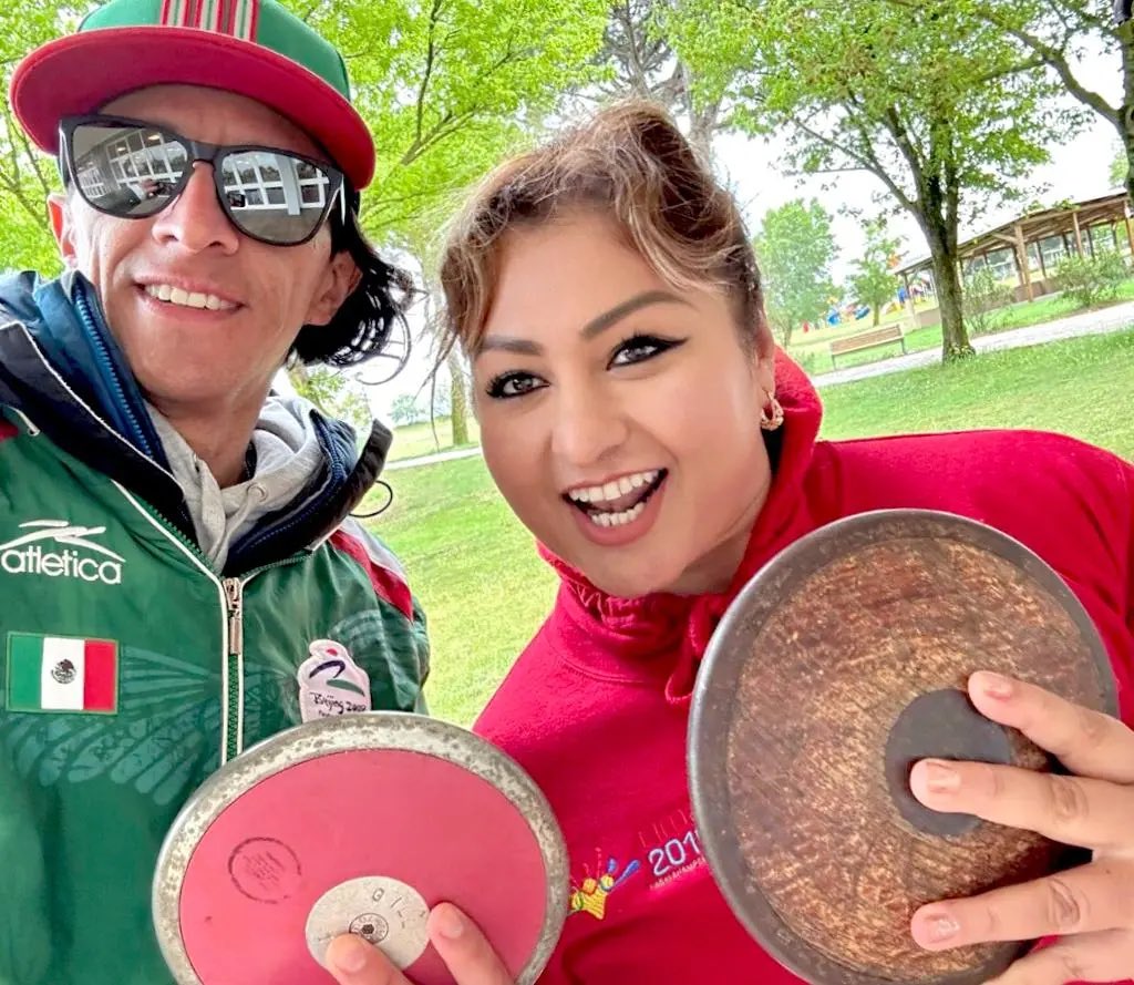 monicaferbal's tweet image. 🥈🇲🇽 Muchas felicidades a la tabasqueña @angelesmundial por el segundo lugar en el Grand Prix celebrado en n Italia 🇮🇹 de Para Atletismo en lanzamiento de disco 🪩 categoría F57 ¡ahora está entre las mejores 10 del ranking mundial! 👏🏻👏🏻 #OrgulloChoco #EsTiempoDeMujeres #Tabasco