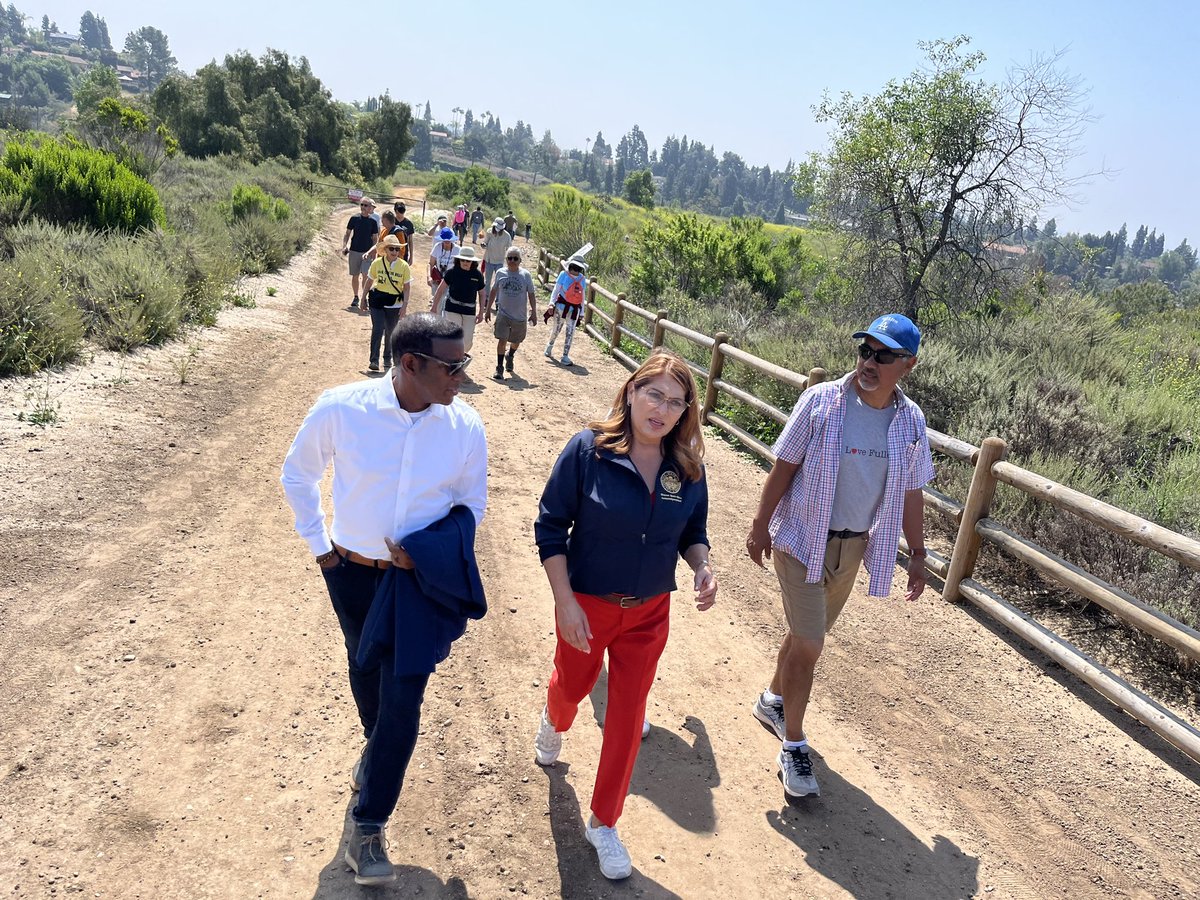 RMConservancy's tweet photo. Great turnout to celebrate the West Coyote Hills Trails opening ceremony. This project is the result of years of grassroots advocacy. We thank the many partners who along with the RMC were able to bring this to fruition. 
#fullerton #coyotehills #hikeorangecounty 

@FullertonCA https://t.co/G7JzF2BSYq