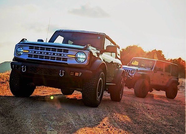 RacewayFleet's tweet photo. Hitting the trail is a great way to enjoy time with family and friends, even when they drive Jeeps! You just have to be patient and wait for them at the top!!
#unidosstronger https://t.co/sgkMsW5xvT