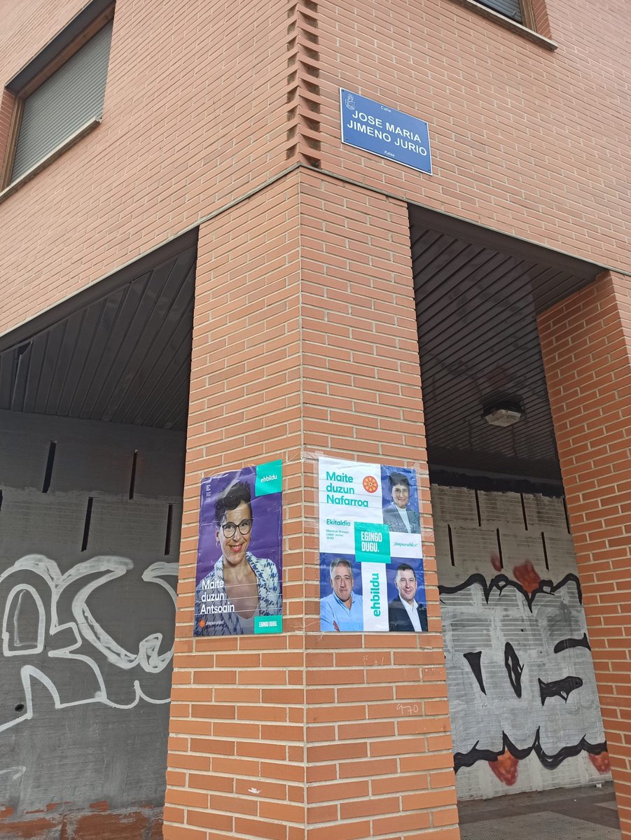 💥 Herriko kaleetan zein etxeko postontzietan #MaiteaDuzunAntsoain

Tanto en las calles del pueblo como en los buzones de casa.

👍💪 Egingo dugu - Lo haremos

👣👣 Geldiezinak - Imparables

Bozkatu - Vota

EH Bildu