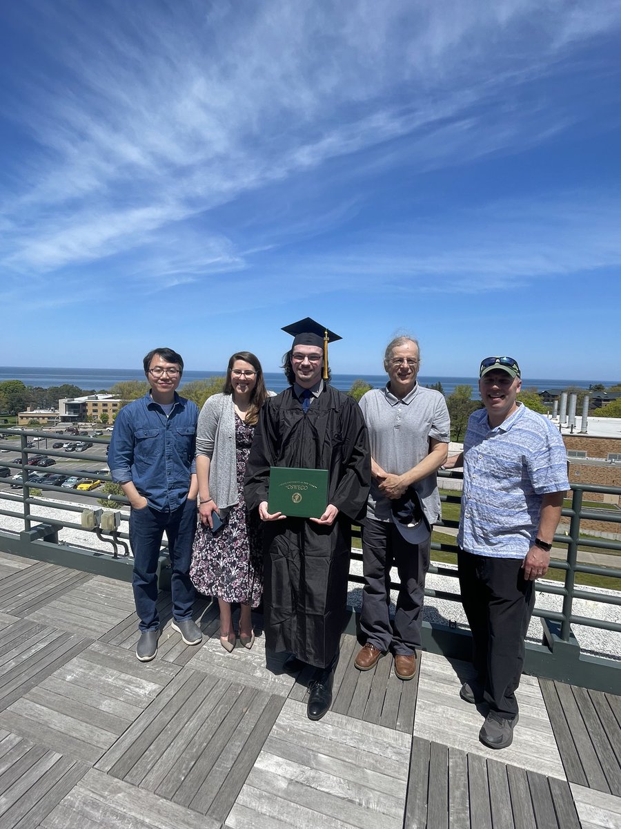 wxman_dan's tweet photo. “Meteorologist Dan Hummel” has a good ring to it!

Can’t thank @sunyoswego, all my friends, professors and family enough for their continued support these last 4 years!

Onto the next chapter of my life! #ClassOf2023 #Meteorologist #wxtwitter https://t.co/CKqT0l6wWT
