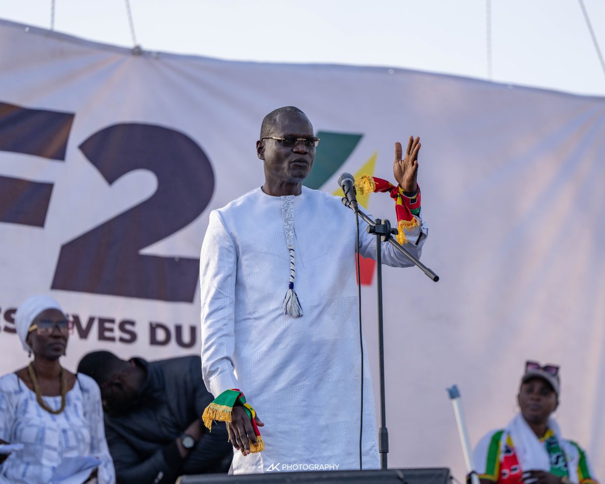 SowSagna's tweet photo. Au Sénégal, grâce à la plateforme des forces vives de la nation F24, il y aura un avant et un après 12 mai 2023!
Bravo à tous !
#forcesvivesdelanation #dialoguef24 #DialogueCitoyen #guassi #f24 #paroleaupeuple #kebetu @AfrikajomCenter #democracy #Constitution merci @aliounetine16 https://t.co/we0LhxjekZ
