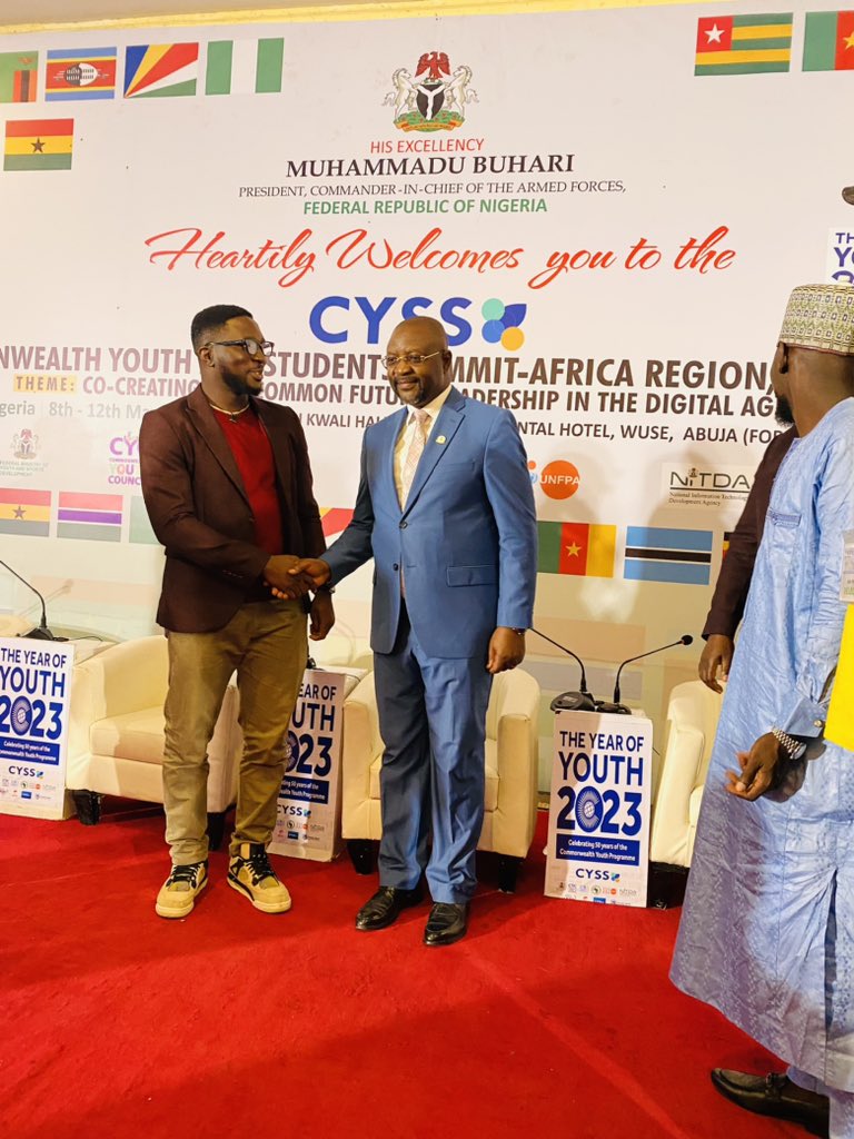 EmmaOlu11's tweet photo. Incredible week engaging with youth from 21 Commonwealth countries in Africa! 🌍 Led special remark on gov't collaboration &amp; investment in our youth. Thanks to Hon. Minister @SundayDareSD for the invite!
Let's create a brighter future! 🙌 #YouthEngagement #NigeriaWeWant https://t.co/jnhM3nBGBx