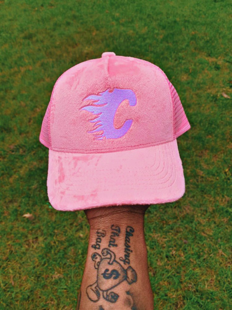 MoneybagTim_'s tweet photo. New CTB “Fire” Embroidered Velvet Trucker Hats Now Available
💰🏃🏾‍♂️🔥

Shop @Chasingthatbag1 Now | LINK IN BIO
💰🏃🏾‍♂️🔥

💰Ready To Ship💰🏃🏾‍♂️🫡
💰
💰
💰
💰

 #shopchasingthatbagclothing  #bagclubmember #moneybagmindset #madebytheoverlooked  #chasebagsnotfeelings https://t.co/32YYM1V1lb
