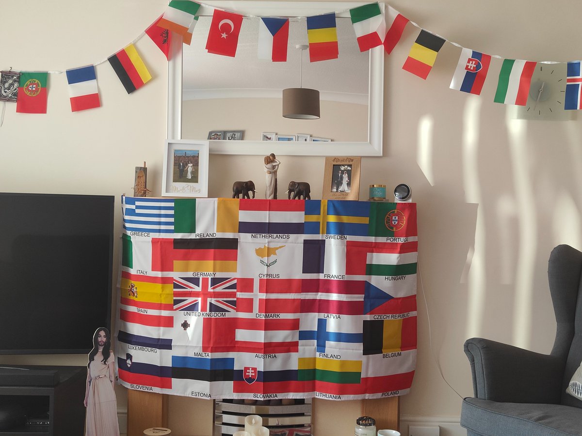 jaynejarvis's tweet photo. Enjoying Eurovision in Frodsham with The Starkies and The Lees. Enjoying some Eurovision bingo #Eurovision2023 #Eurovision @BBCOne https://t.co/46rscKH0oe