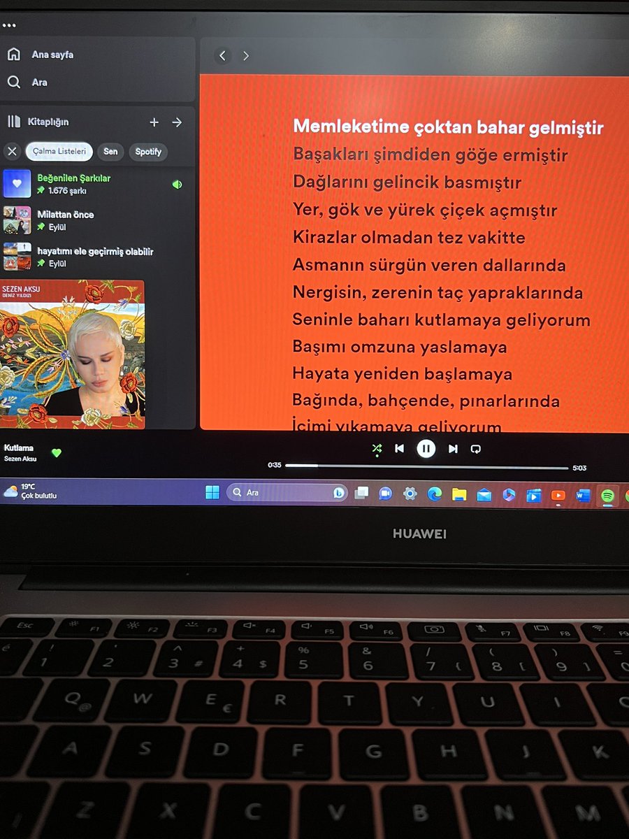 Yarın bu saatlerde bu şarkıyı bağır bağıra söylememiz lazımmış