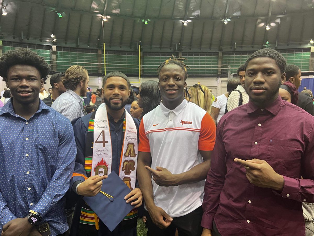kennedyknights_'s tweet photo. Join us in CONGRATULATING C/O ‘19 Alumni Nazrun Chowdhury on his graduation from @SyracuseU this past weekend. Way to go, Naz !! We are super proud !!
.
.
.
#WeAreKennedy #KennedyFootball #KnightsToCollege #KnightsGraduation #BronxFootball #StudentAthletes https://t.co/6DJsccihvx