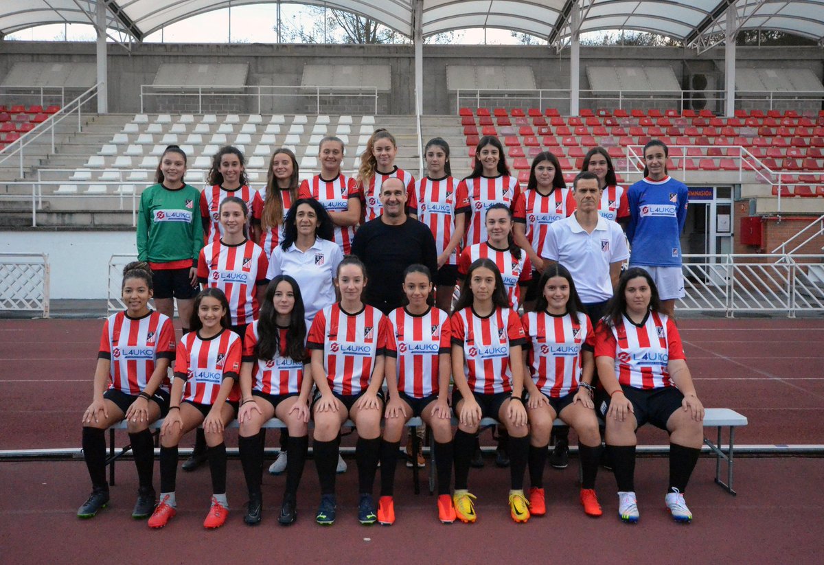 Zorionak Klubeko kadete nesken taldeari, Ohorezko mailara igotzea lortzeagatik!!! Denboraldi bikaina!!! Aupa Neskak!!!!