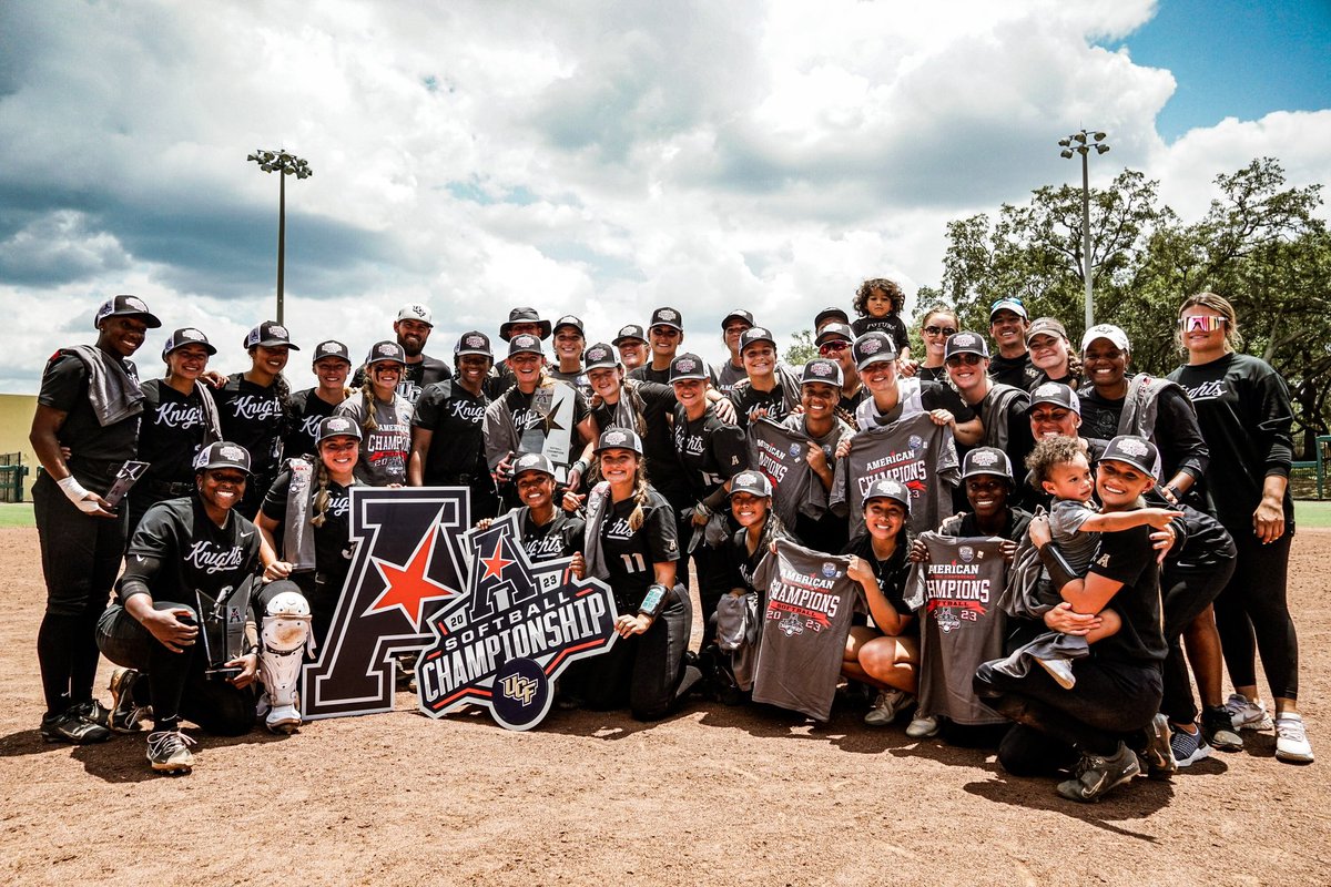 UCF Softball (@ucf_softball) on Twitter photo Squad ๐คฉ Squad ๐คฉ