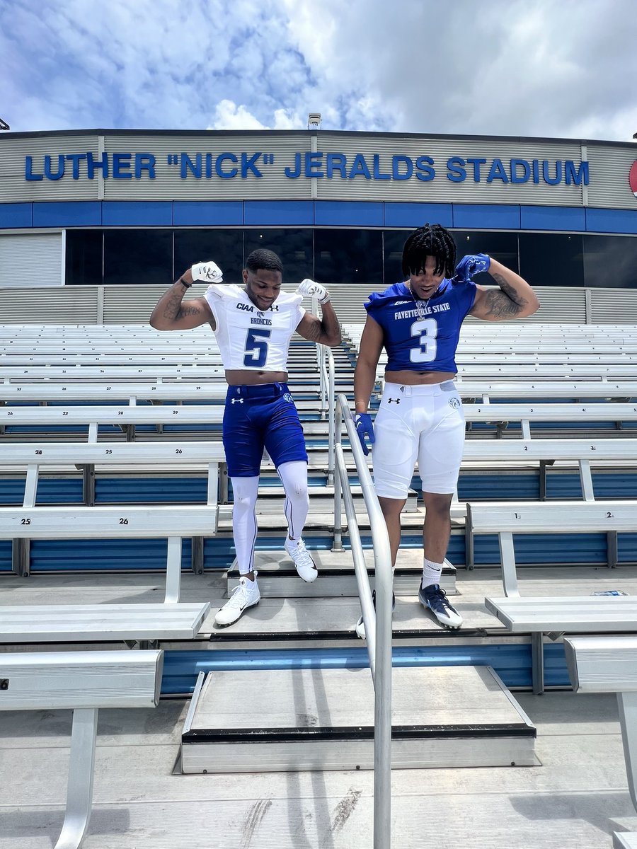 Presidenial6ix's tweet photo. Enjoyed my Unofficial Visit at Fayetteville State University (HBCU) NC what’s Up⁉️🟦⬜️🐎
#TrentonNJ #JucoTransfer #HBCU #SummerGrad23 #Jersey2Carolina @CoachJadaBrown @FSUBroncos @Sussexfootball5 @CoachJrob2 @JuCoFootballACE @coachcurtis42 @CoachPearson3 @jose_gumbs28 https://t.co/tXrE2HJIid