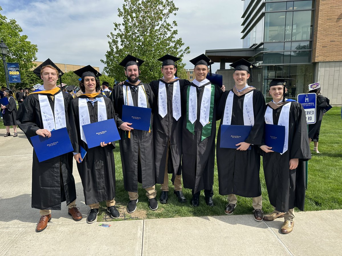 MUMensBball's tweet photo. Congratulations to the Class of 2023! Couldn’t be happier for this group and everything you have accomplish. The future is bright for this group of young men! #OneMU #OnceACougarAlwaysACougar https://t.co/EdarzBLFxM