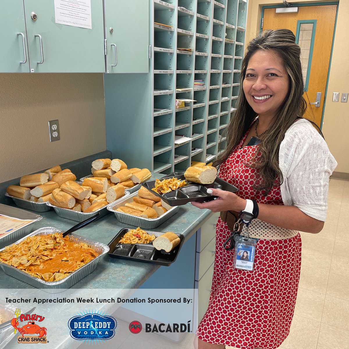 angrycrabshack's tweet photo. To wrap up Teacher Appreciation Week, we partnered with @BACARDI and @DeepEddyVodka to donate lunches to all the wonderful teachers at Collier Elementary School!
#TeacherAppreciationWeek #ThankYouTeachers #Education #DiscountForTeachers #AngryCrabShack #DeepEddy #Bacardi https://t.co/caMn5JLt8i