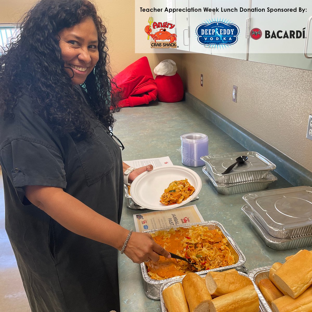 angrycrabshack's tweet photo. To wrap up Teacher Appreciation Week, we partnered with @BACARDI and @DeepEddyVodka to donate lunches to all the wonderful teachers at Collier Elementary School!
#TeacherAppreciationWeek #ThankYouTeachers #Education #DiscountForTeachers #AngryCrabShack #DeepEddy #Bacardi https://t.co/caMn5JLt8i