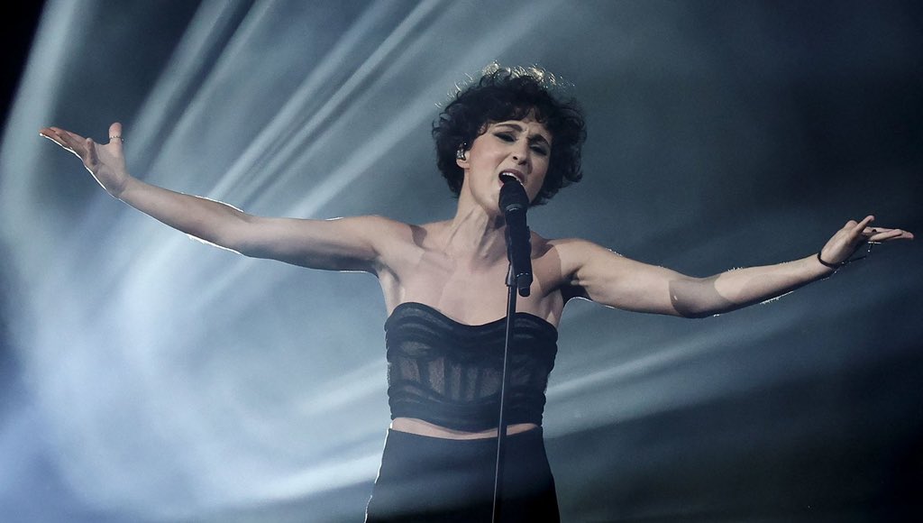 “Évidemment” >> “Voilà”.
Non faccio io le regole

#Eurovision #Eurovision2023 #ESCITA #ESC2023