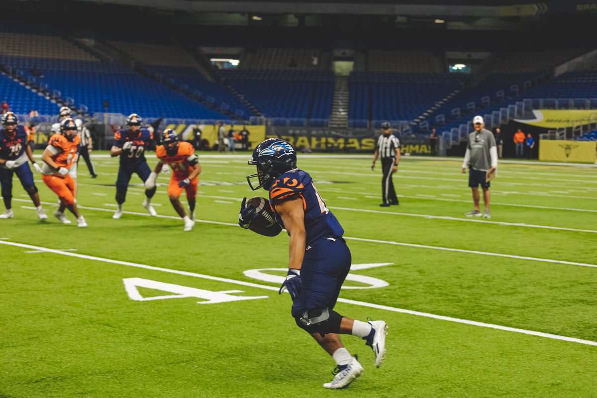 TravisCulton's tweet photo. Was great to see @MCultonp back in uniform again. Young man will not be out worked and making things happen . @BridgelandFB UTSA football https://t.co/REErlRbq3q