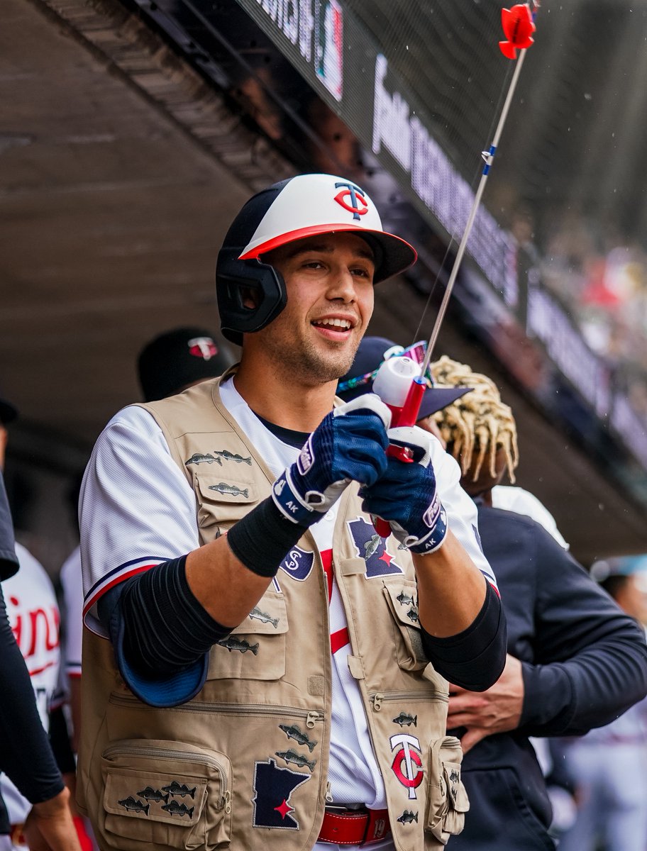 Twins's tweet photo. Happy fishing opener, Land of 10,000 Rakes! 🎣
AK reels in his first big one. https://t.co/yIqeYjSe5A