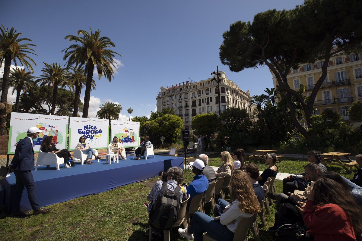 MagaliAltounian's tweet photo. 1️⃣5️⃣ 0️⃣0️⃣0️⃣ personnes ont participé aujourd’hui à la 2ème édition du Nice Europe Day, 2 fois plus que l’année dernière !

Merci à @JLarssonEU, aux élus de la @VilledeNice, aux agents de la @MetropoleNCA, au @EuropeDirectNCA et aux partenaires.

Vive #Nice06 et vive l’Europe ! 🇪🇺 https://t.co/tayXFjEpAe
