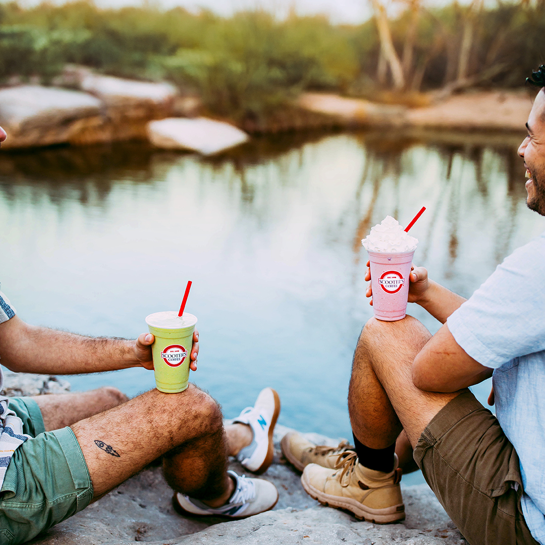 scooterscoffee's tweet photo. Hiking never tasted so good. #smoothiesquad
🍃 Matcha Green Tea Smoothie
🍓 Strawberry Smoothie with Whipped Cream
#scooterscoffee #scootaround https://t.co/y1w4HpCkL1